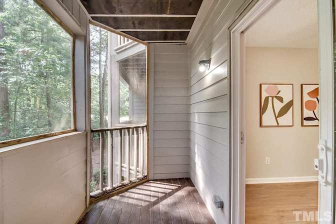Alcove Rooms's room