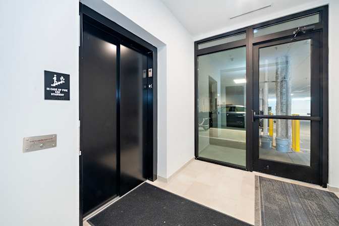 Alcove Rooms's room