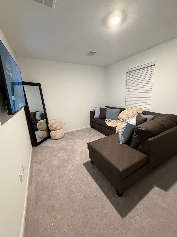 ZaKenya's room