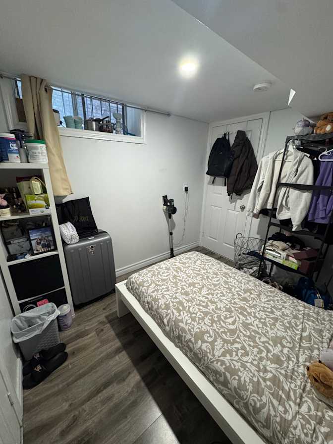 Yan's room