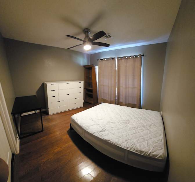 Luis's room