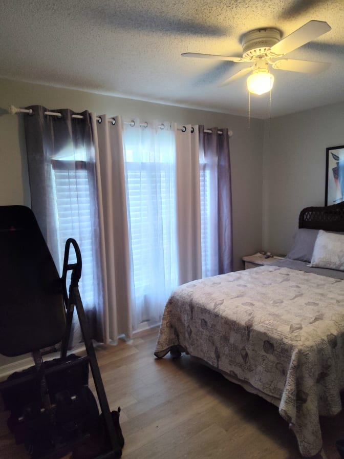 Tunde's room