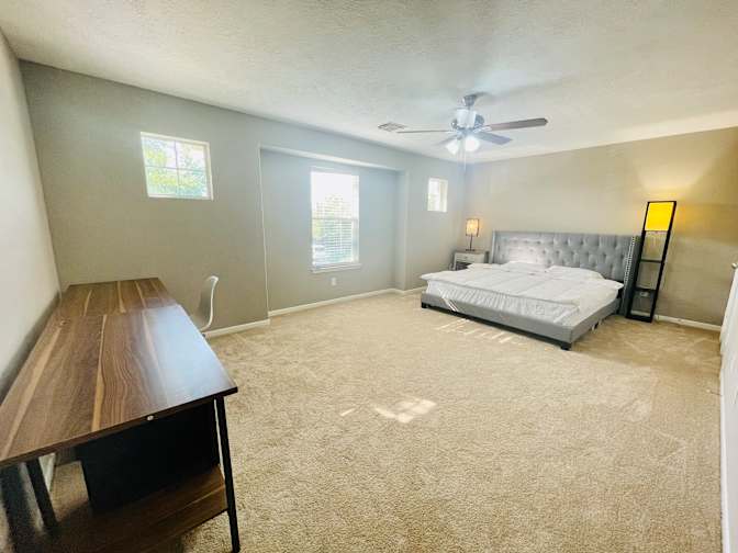 Hannah Nguyen's room