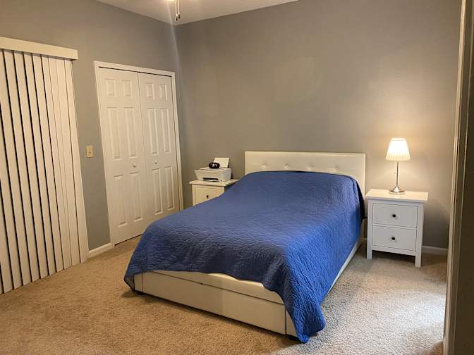 Dee's room