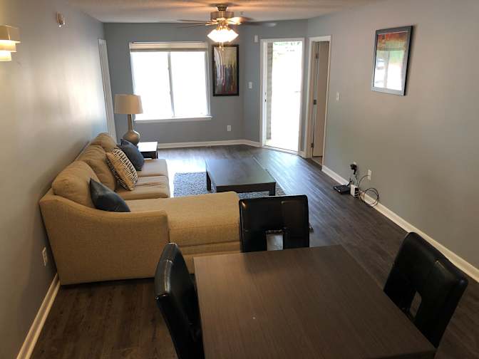 Alcove Rooms's room