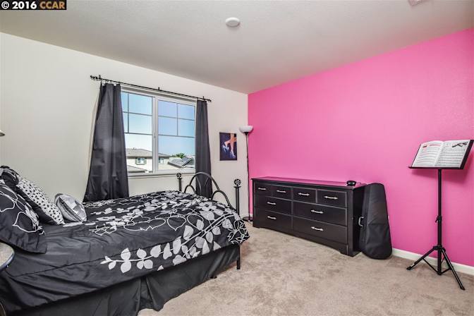 Jiadi's room