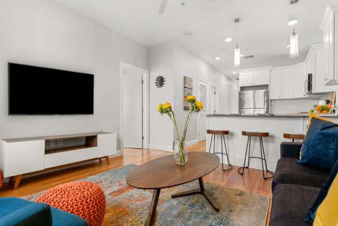 fully furnished South Boston home's room