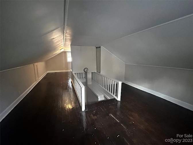 Alcove Rooms's room