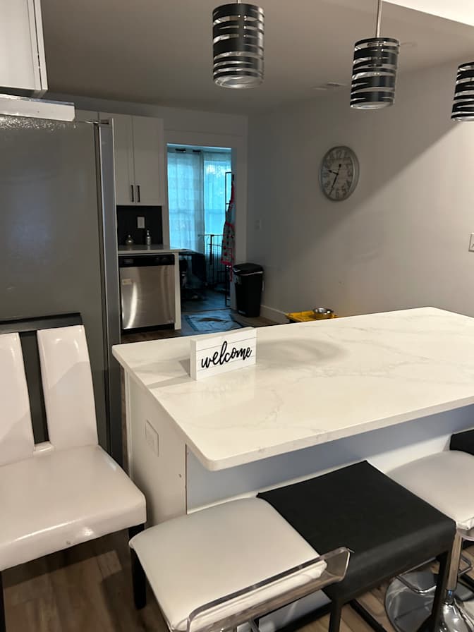 Alcove Rooms's room