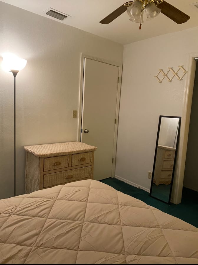 Deon's room