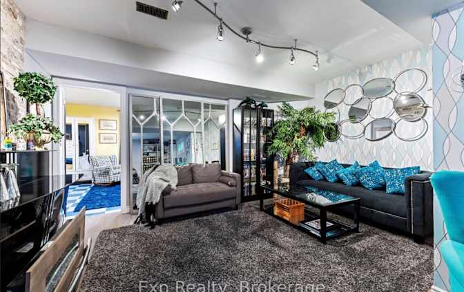 Jennifer's room
