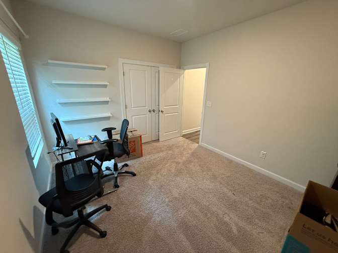 Alcove Rooms's room