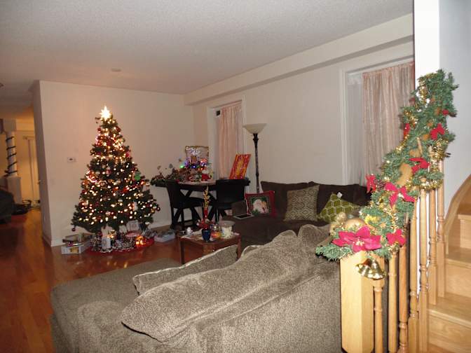 EDDY ABRIL's room