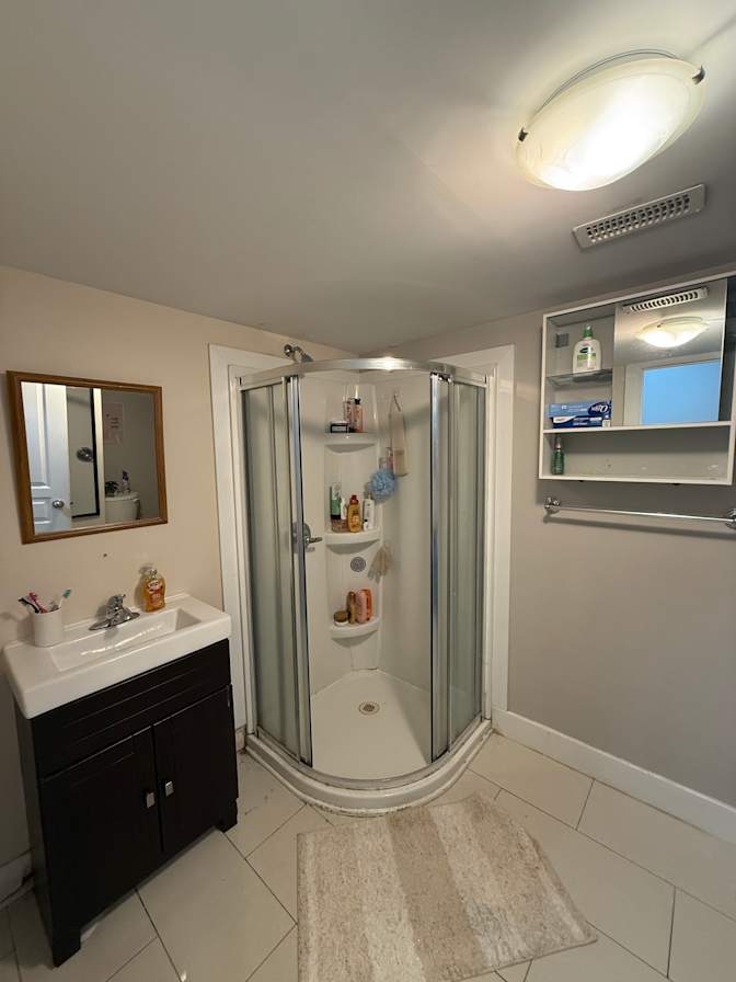 siya bhardwaj's room