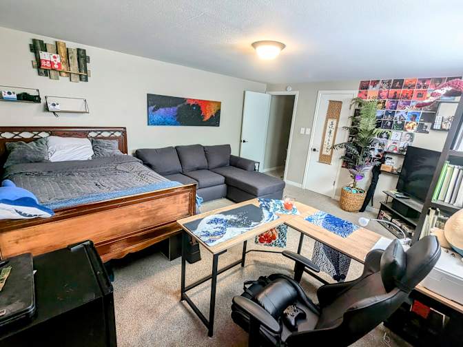 Jose's room