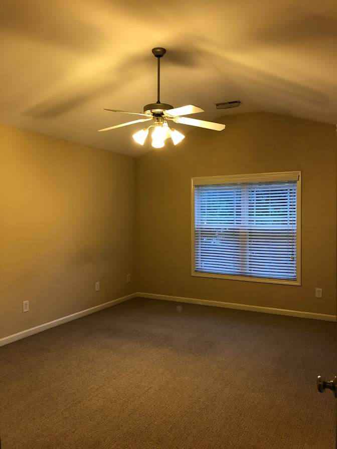 Alcove Rooms's room