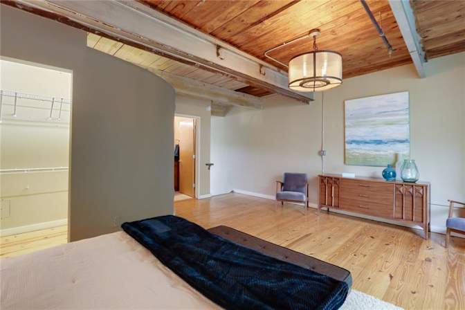 Lisa Lee's room