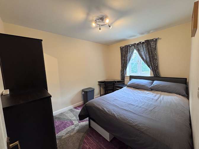 Azhar thompson's room