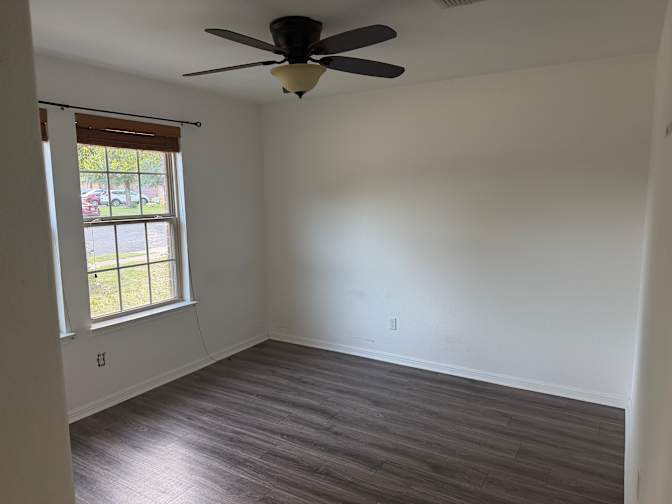 Luis's room
