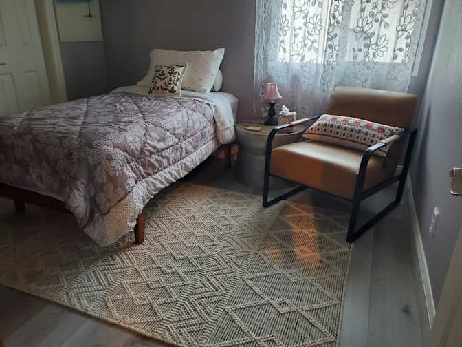 Kyong's room