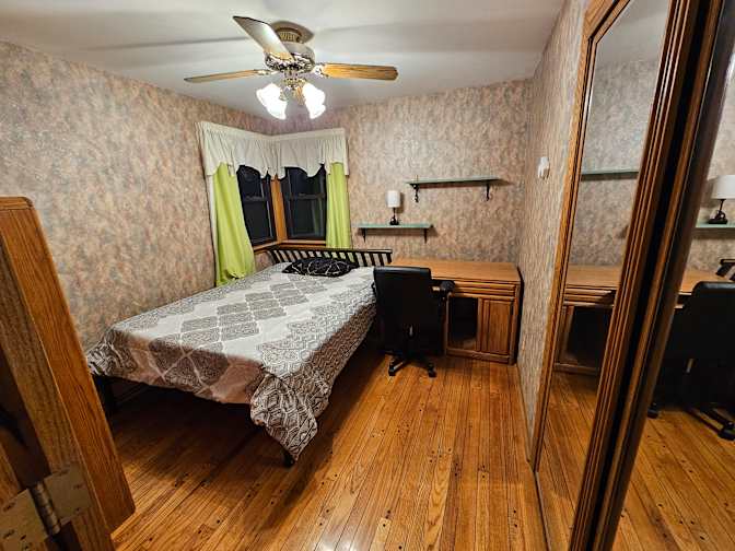 Erkan's room