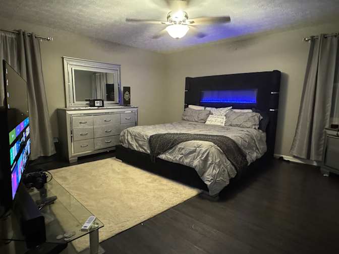 Donna's room