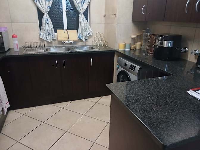 Unathi Nqayi's room