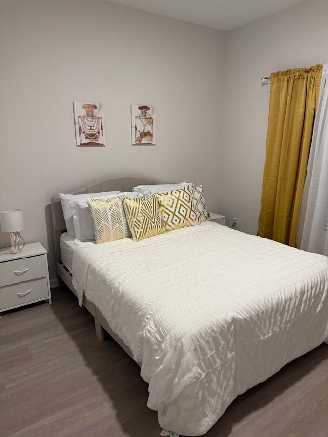 Amoya's room