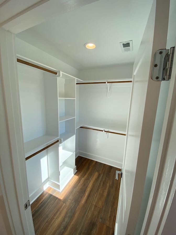 Alcove Rooms's room