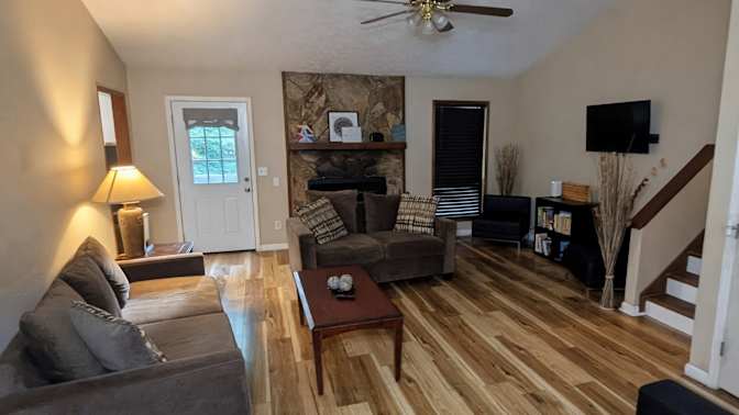 Apple House Living's room