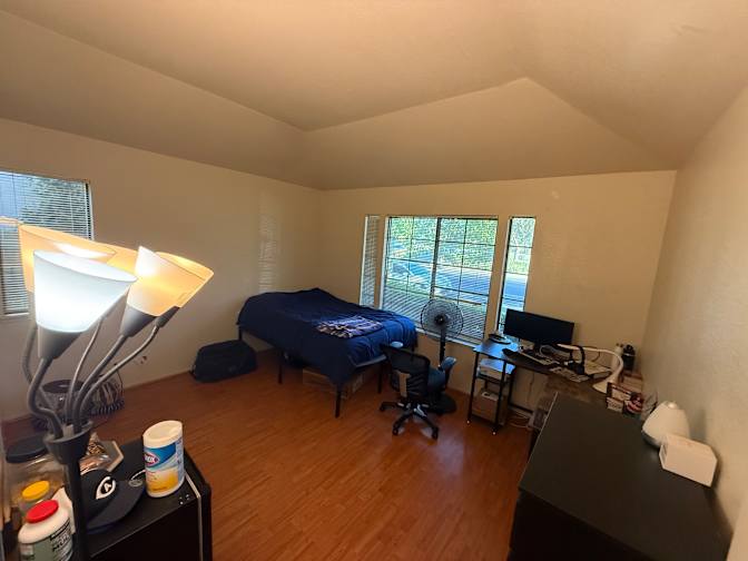 Josue's room