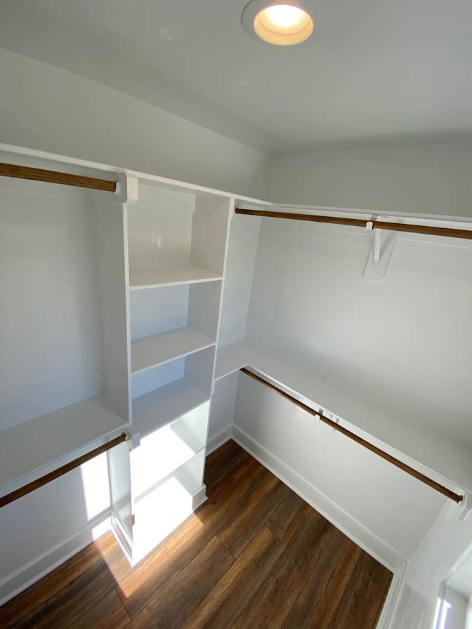 Alcove Rooms's room