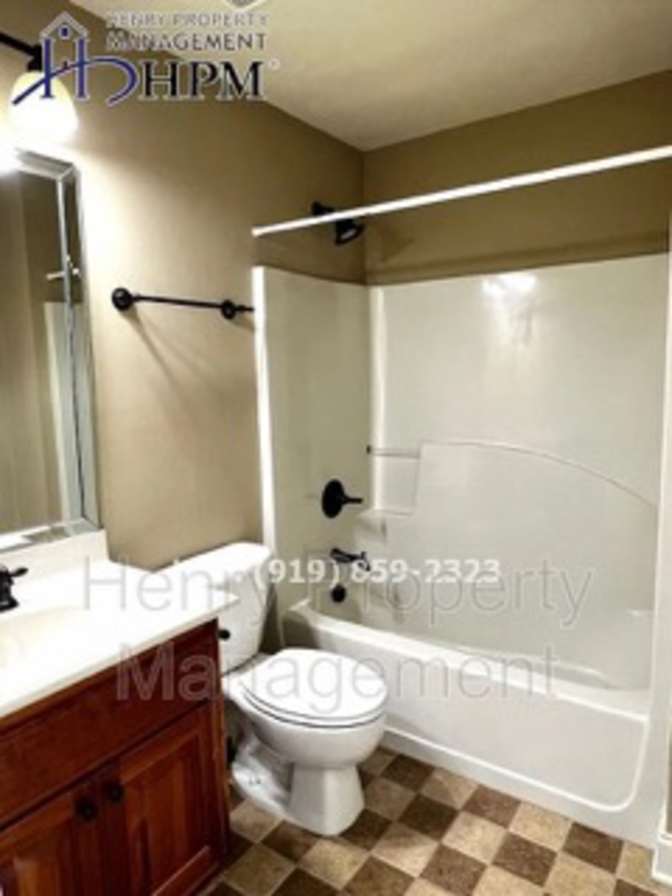 Alcove Rooms's room