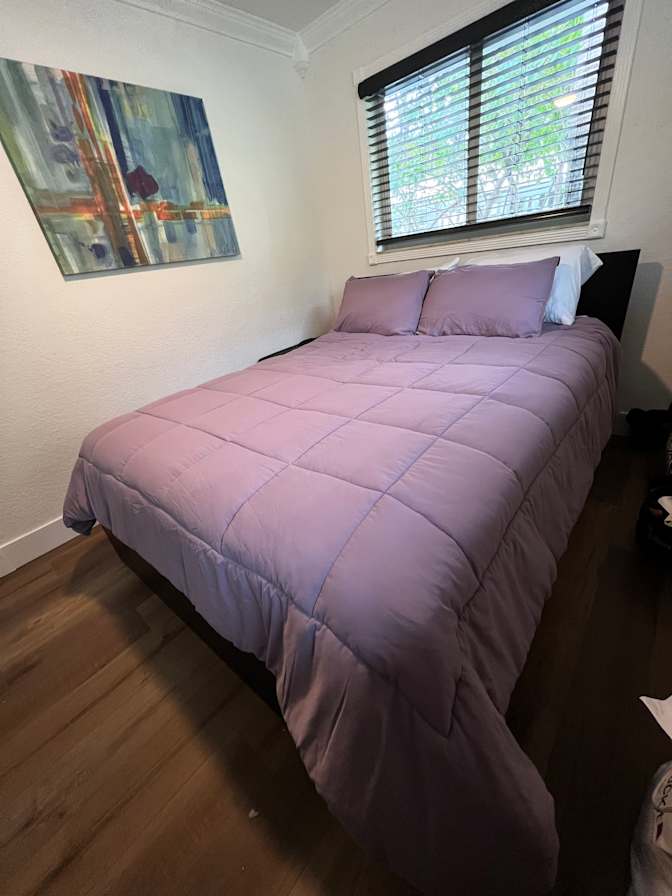 Carlos's room