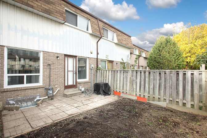 Tolobi Rental's room