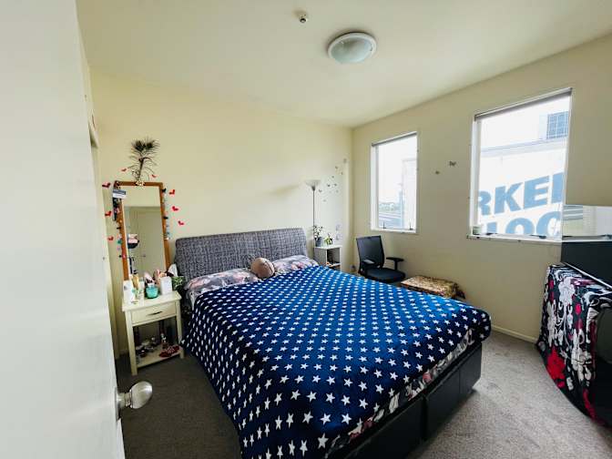 Sandy's room