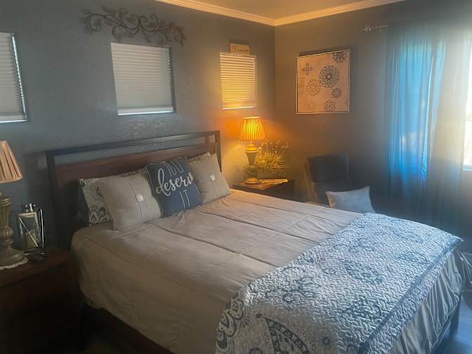 Samantga's room