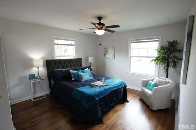 Alcove Rooms's room