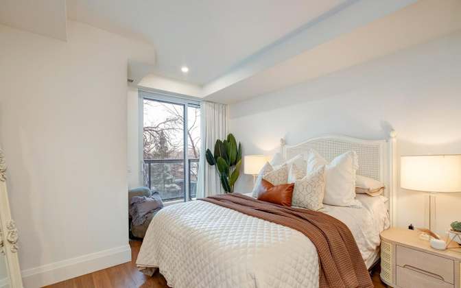 Avenue Road - Photo 2