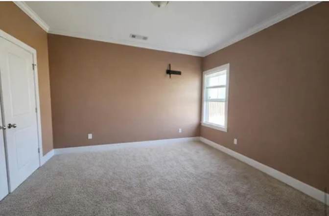 Shonda Springs's room