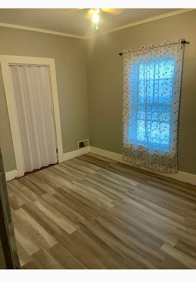 Evelyn's room