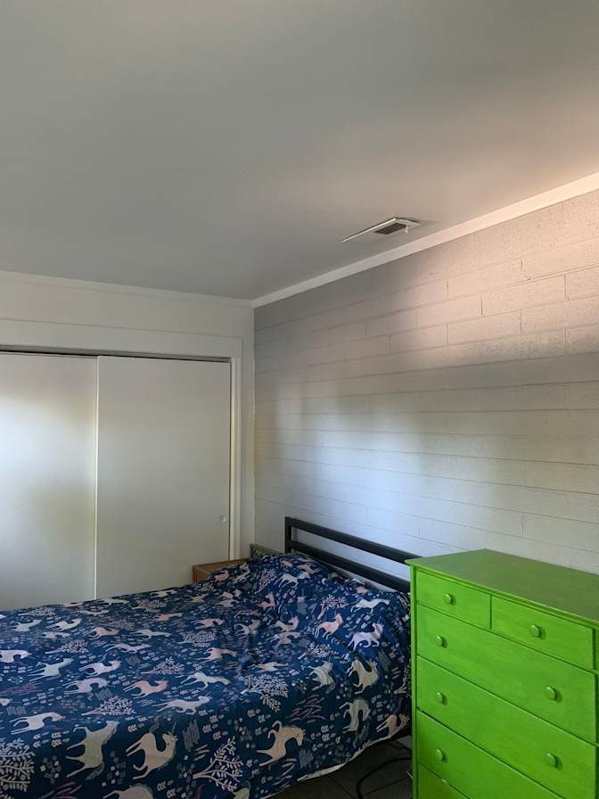Lor's room
