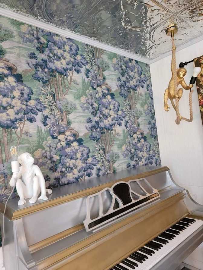 Truly's room
