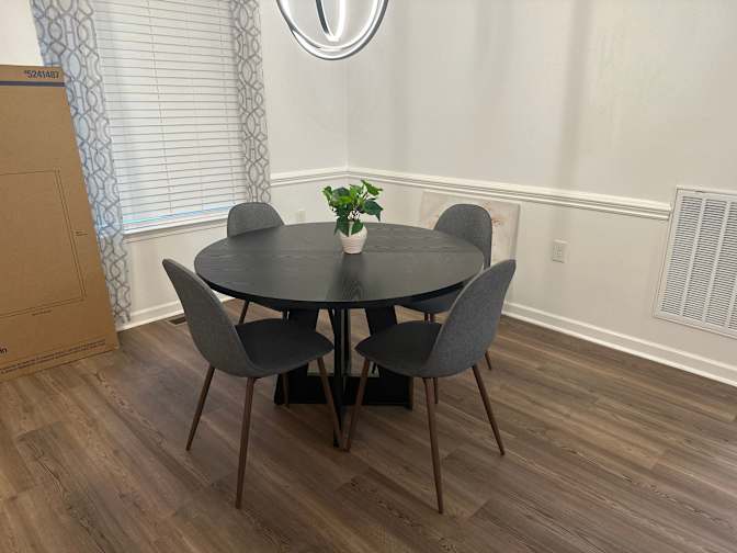 Alcove Rooms's room