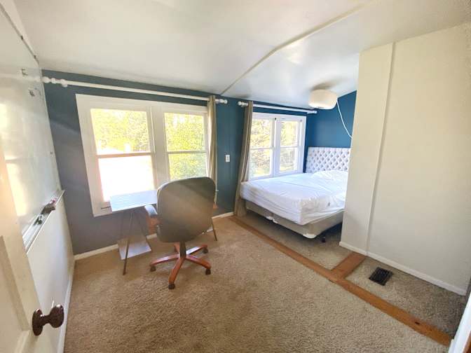 KC Cassily's room