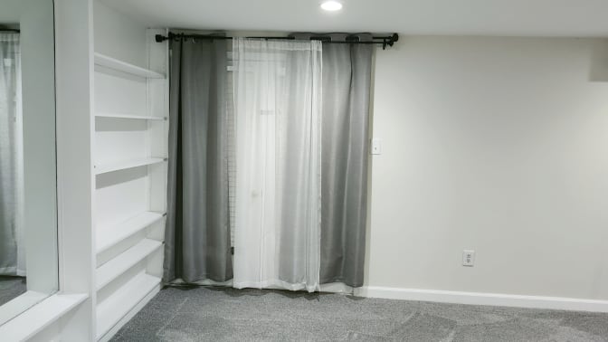 Silvia flores's room