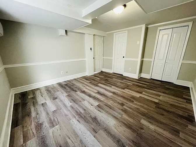 Alcove Rooms's room