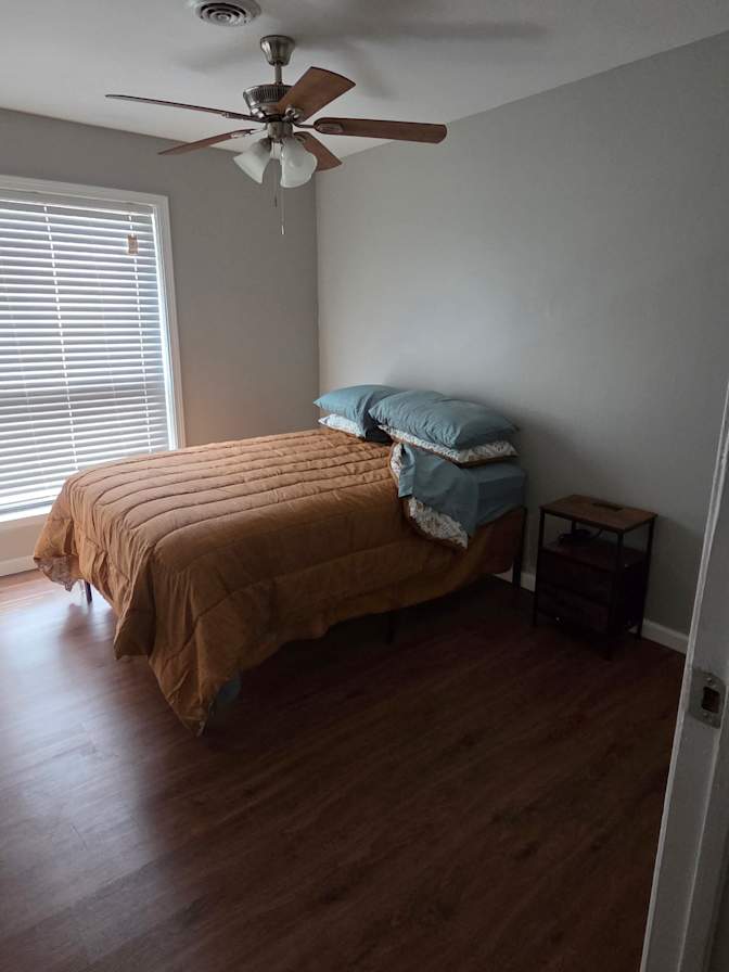 Demond's room