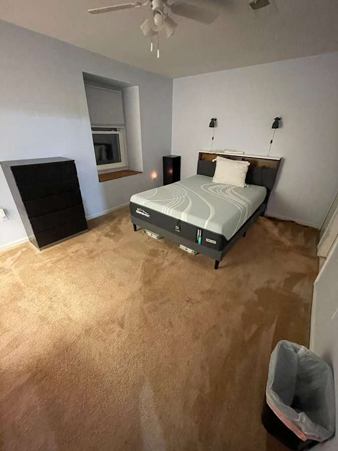 Sinai's room