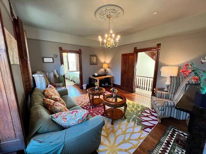 Cincy Furnished Stays's room